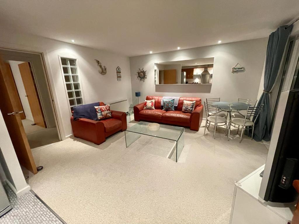 Sea View Apartment At The Beach! Llanelli Extérieur photo