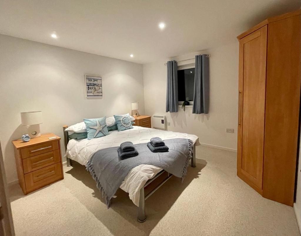 Sea View Apartment At The Beach! Llanelli Extérieur photo