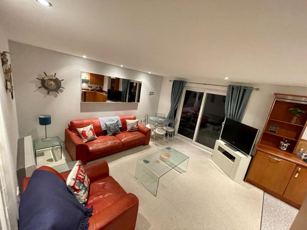 Sea View Apartment At The Beach! Llanelli Extérieur photo